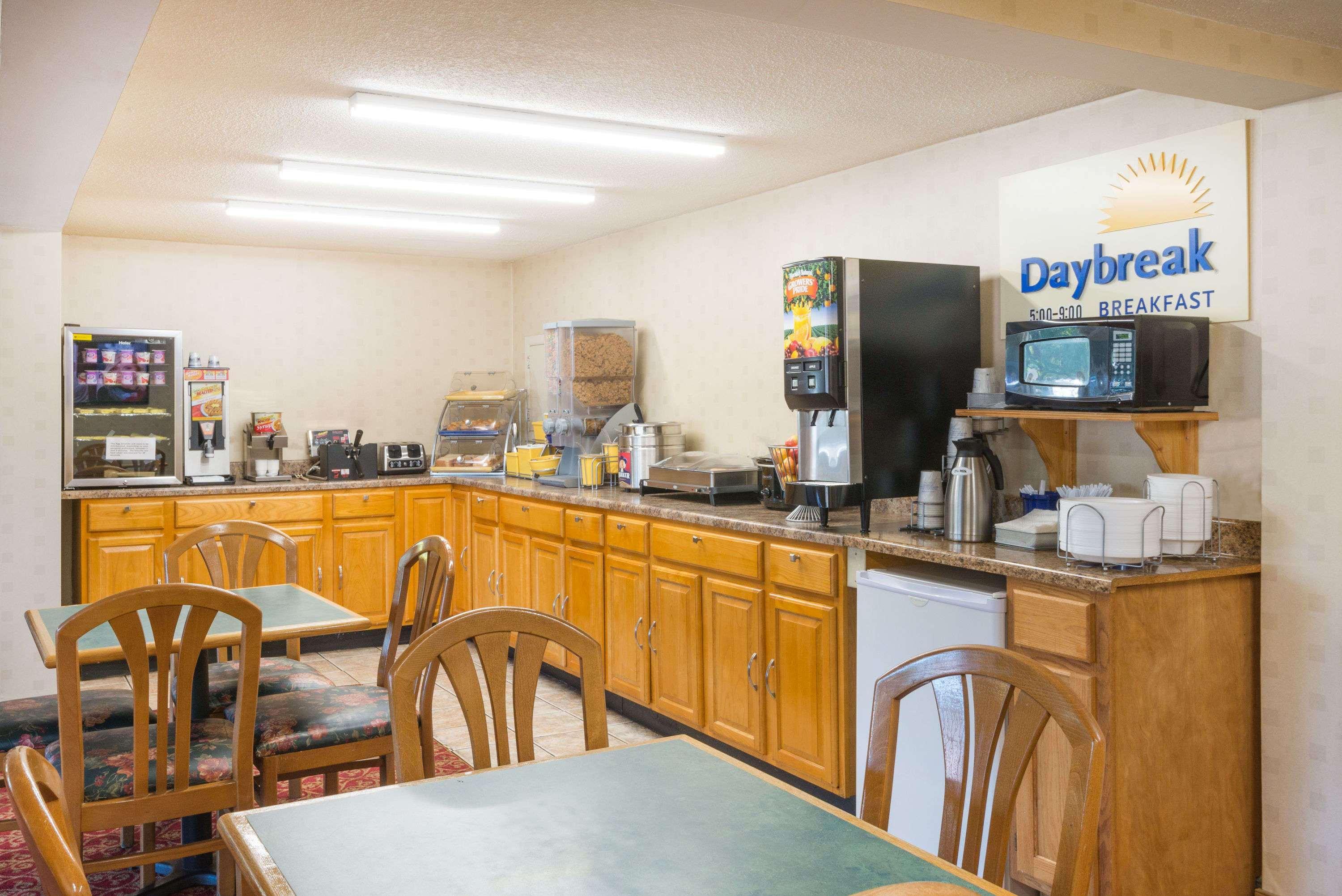 Days Inn By Wyndham Paintsville Dış mekan fotoğraf